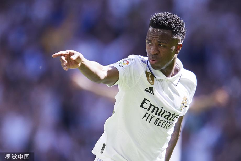 在绿茵场上 在绿茵场上